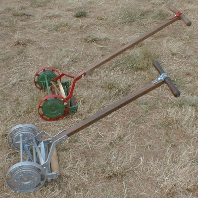 The Brill Cutwell and Jestimah are identical except for the wheel castings - and the colours of course!