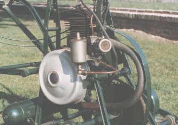 Close up of 18&quot; Atco Standard, showing Senspray carburettor and Villiers 147cc two-stroke engine.