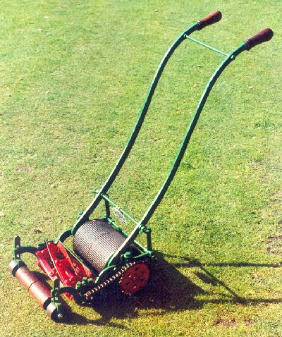Shanks Caledonia hand mower, chain drive version.