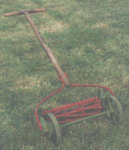 The New Royal 'High Wheel' sidewheel mower was manufactured by Thomas Green & Son of Leeds, England.